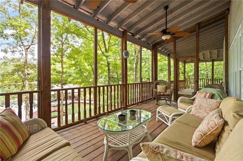 Talk about quintessential Lake Martin cabin living in a PRIME - photo 24