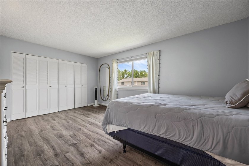 Brighton welcomes you home to this beautifully updated end-unit - photo 25