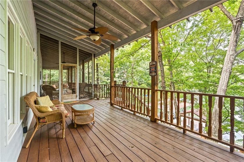 Talk about quintessential Lake Martin cabin living in a PRIME - photo 27