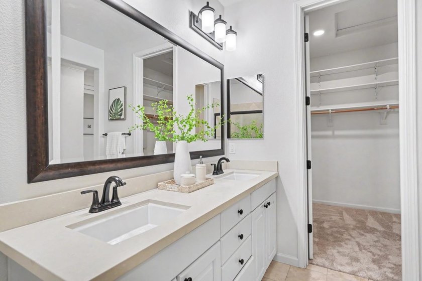 Welcome to this beautifully maintained, EAST-FACING home - photo 30