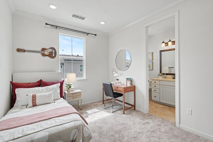 Welcome to this beautifully maintained, EAST-FACING home - photo 32