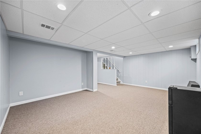 Brighton welcomes you home to this beautifully updated end-unit - photo 35
