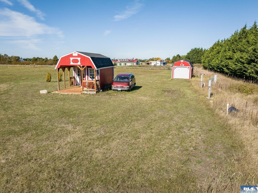 Welcome to this incredible 5.5 acre property located in the - photo 35