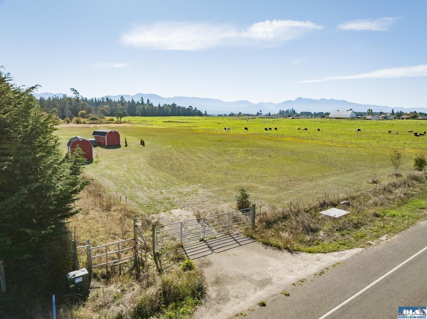 Welcome to this incredible 5.5 acre property located in the - photo 39