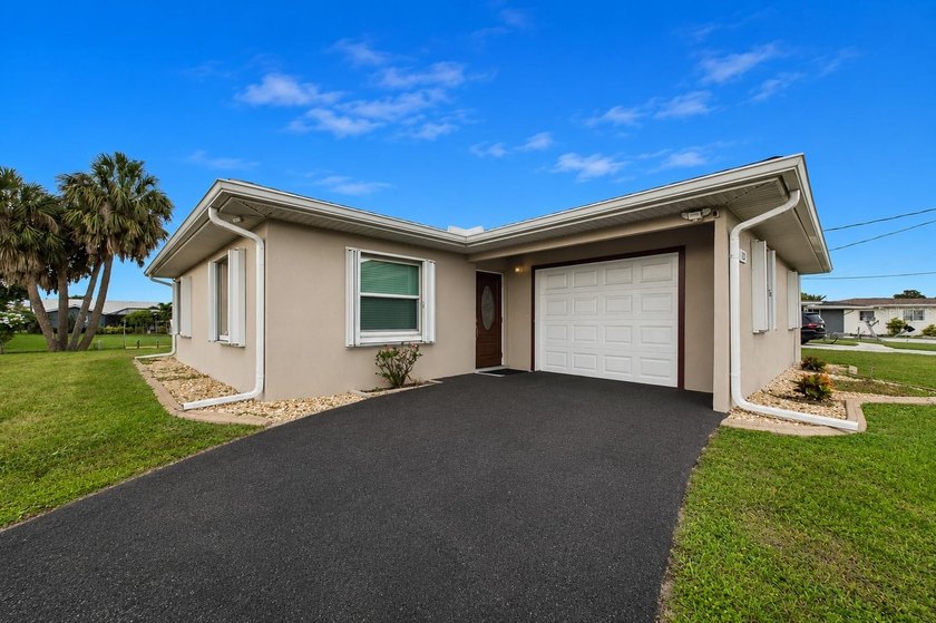 Beautifully Renovated Waterfront Home with Direct Canal Access - - photo 41
