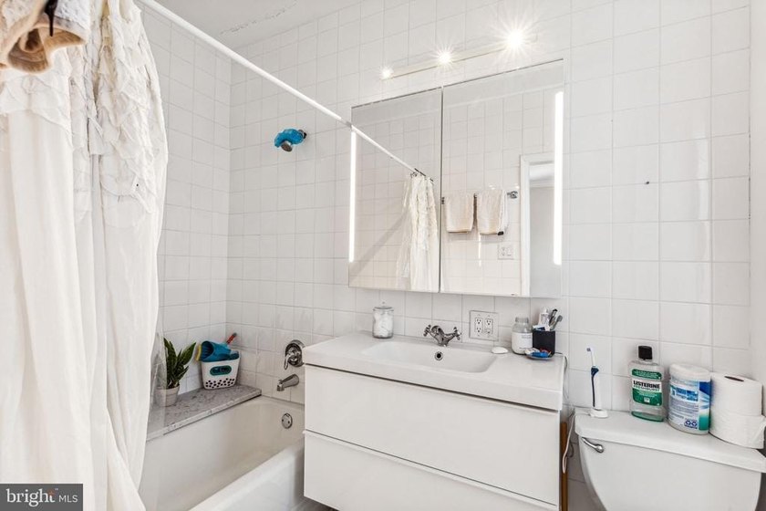 Fabulous Flat in the Heart of Rittenhouse Square - Sun-drenched - photo 8