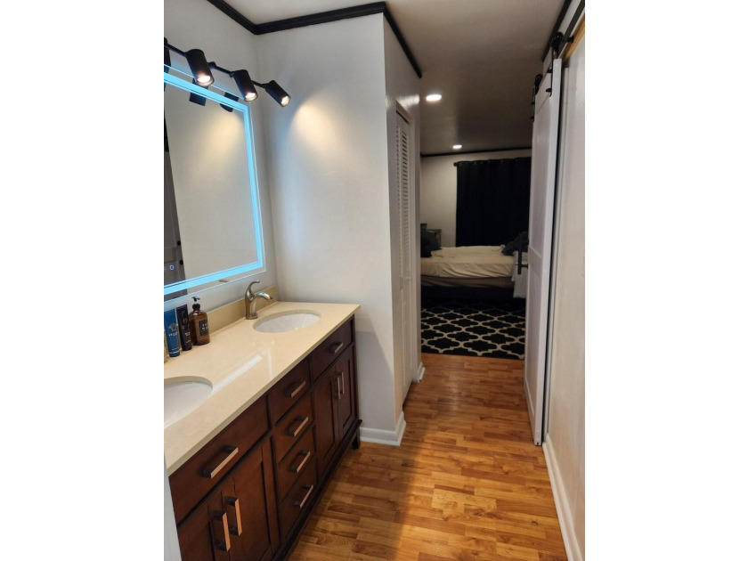 PRICED TO SELL at $95,000, this beautiful 1-bedroom, 1 full and - photo 3