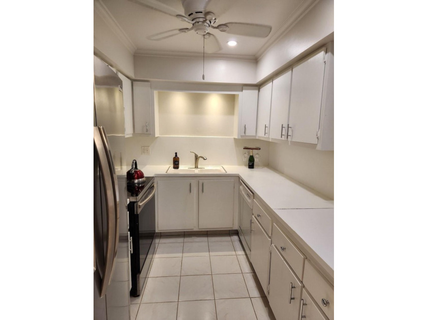 PRICED TO SELL at $95,000, this beautiful 1-bedroom, 1 full and - photo 9