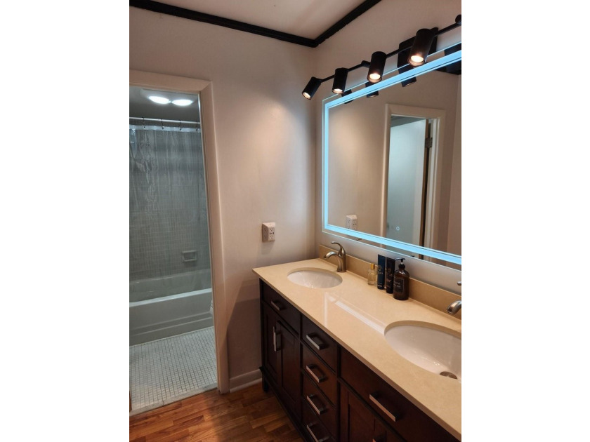 PRICED TO SELL at $95,000, this beautiful 1-bedroom, 1 full and - photo 10