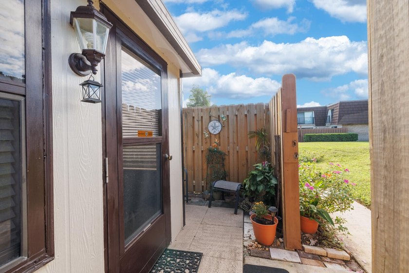 Tired of Renting? Check out this Beautifully redone townhouse - photo 7