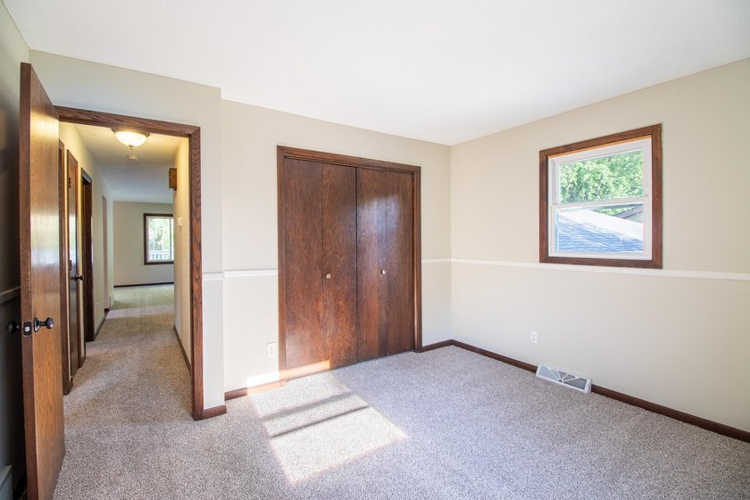 Welcome to this west-facing, move-in-ready split-entry home - photo 14