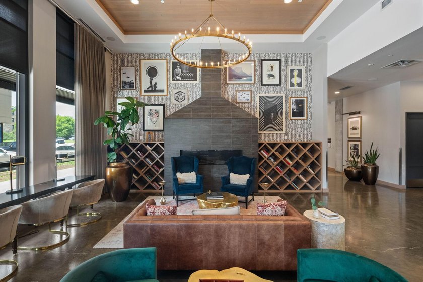 Welcome to Sable, one of the newest condo buildings in North - photo 17
