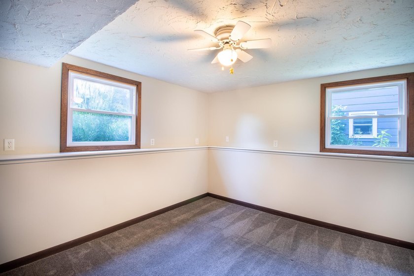 Welcome to this west-facing, move-in-ready split-entry home - photo 22