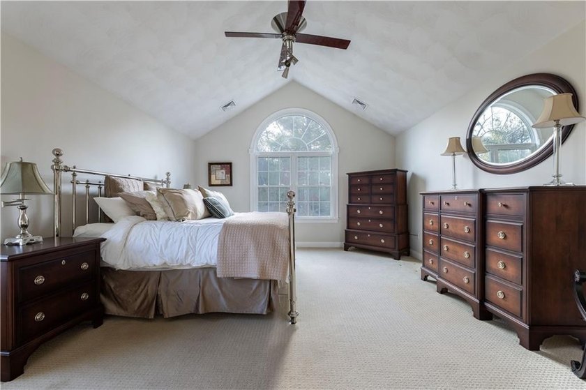 Tucked into the heart of Usquepaugh Hills, this West Kingston - photo 24