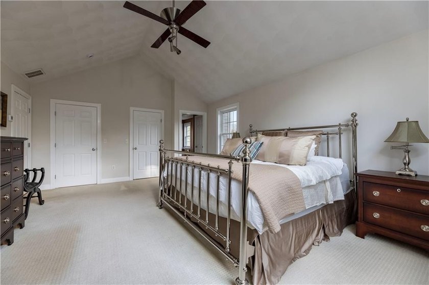 Tucked into the heart of Usquepaugh Hills, this West Kingston - photo 25