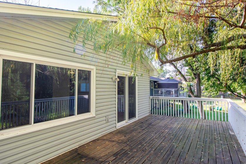 Welcome to this west-facing, move-in-ready split-entry home - photo 30