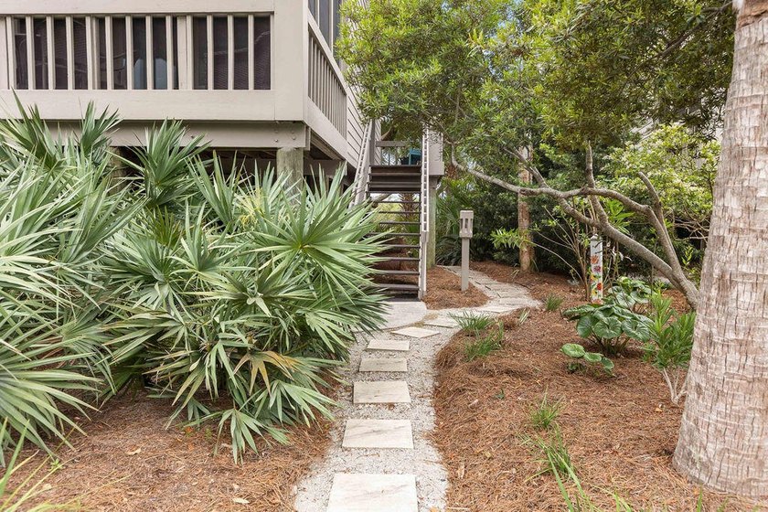 Beautifully updated two-bedroom townhouse with long tidal marsh - photo 7