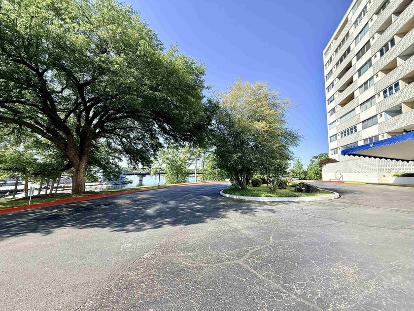Lakefront opportunity on Lake Hamilton in Hot Springs! This - photo 2