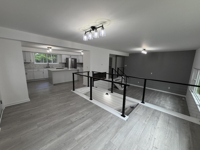 Beautifully renovated 4-bedroom, 2.5-bath home on 1.38 acres - photo 14
