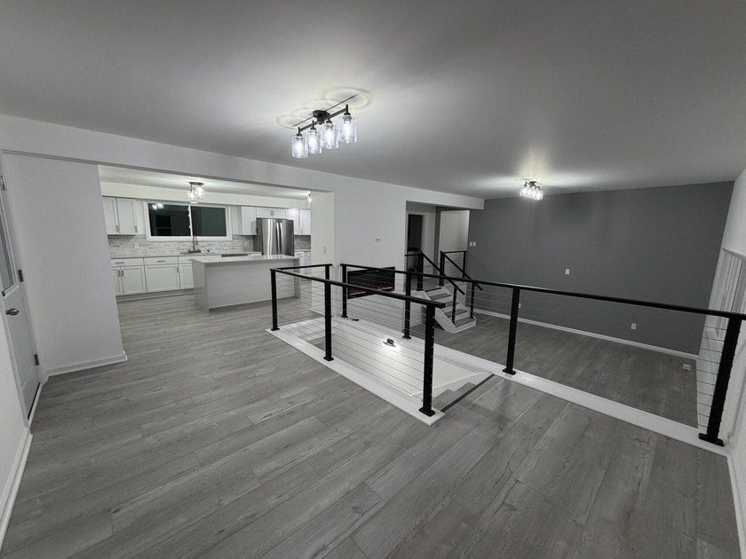 Beautifully renovated 4-bedroom, 2.5-bath home on 1.38 acres - photo 15