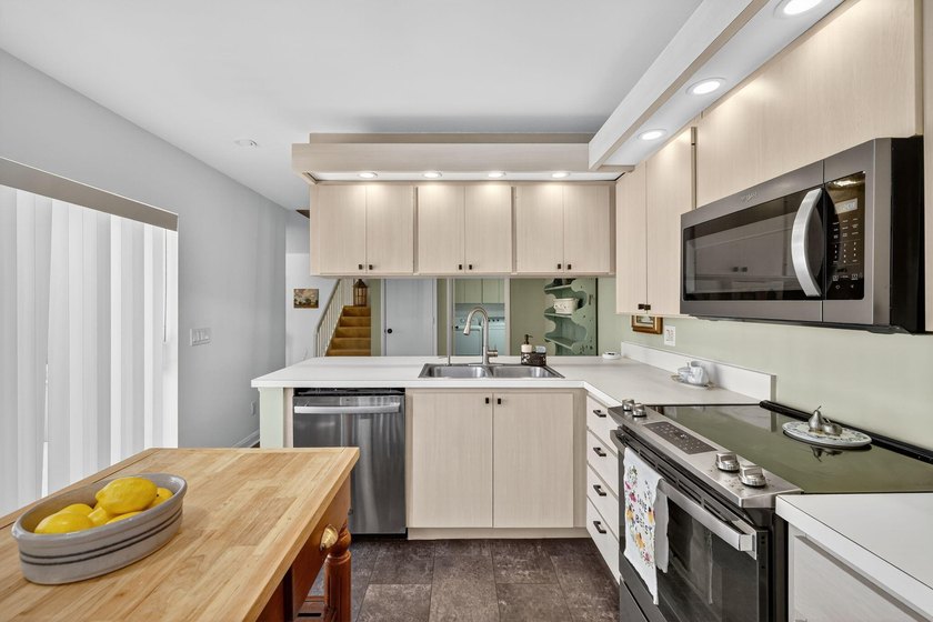 Discover this charming 2 bed townhouse in a beautifully - photo 21