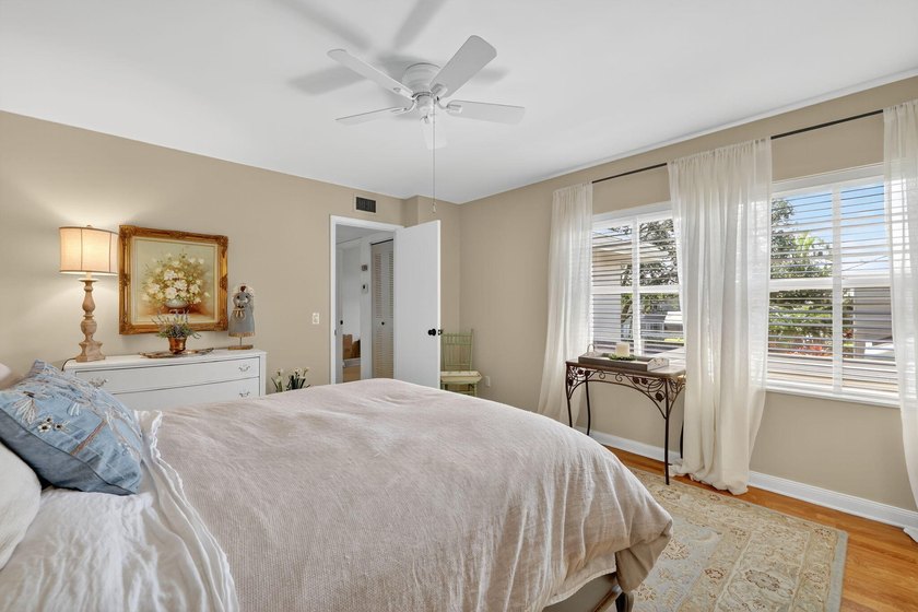 Discover this charming 2 bed townhouse in a beautifully - photo 24