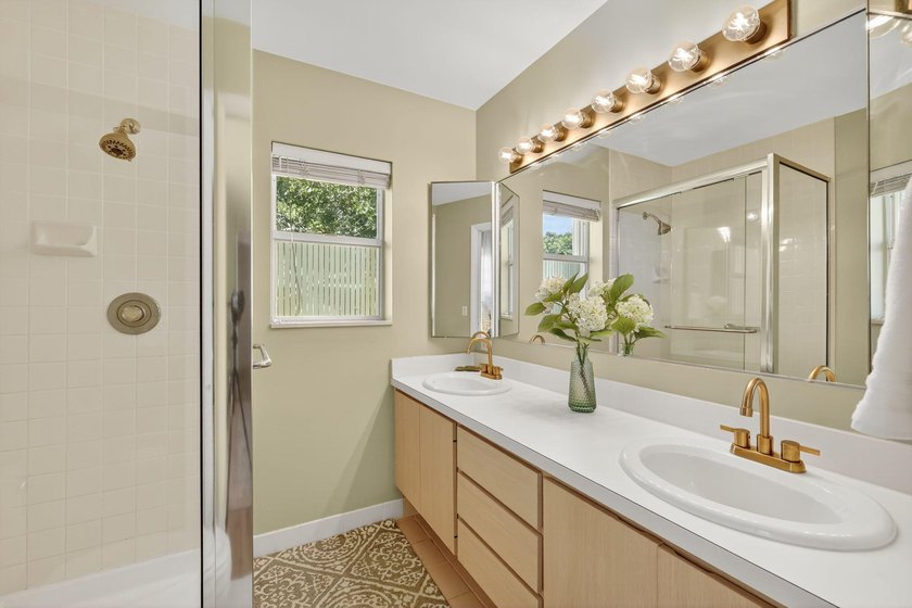 Discover this charming 2 bed townhouse in a beautifully - photo 28