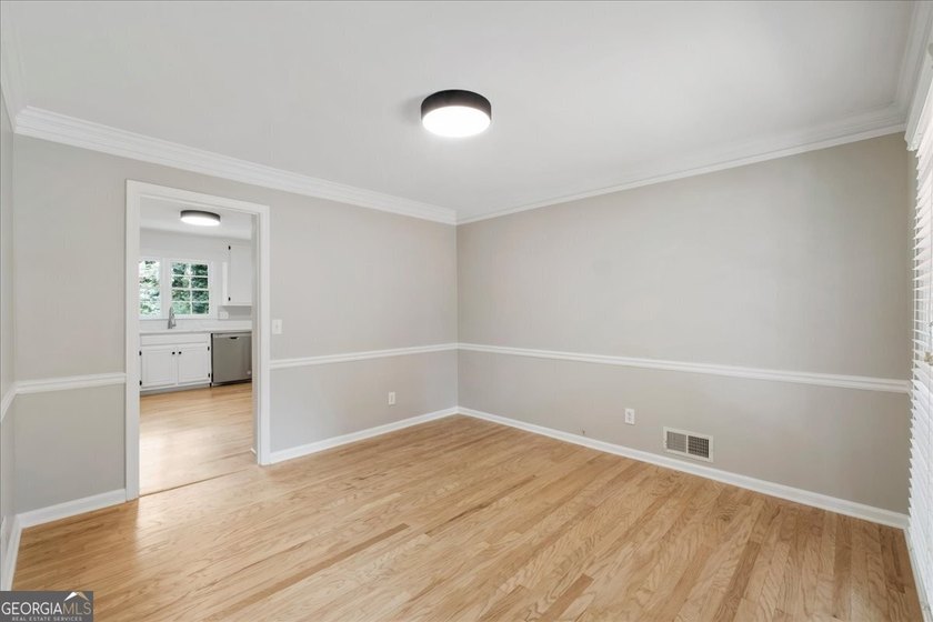 Traditional brick home on a lovely wooded lot near the best of - photo 31