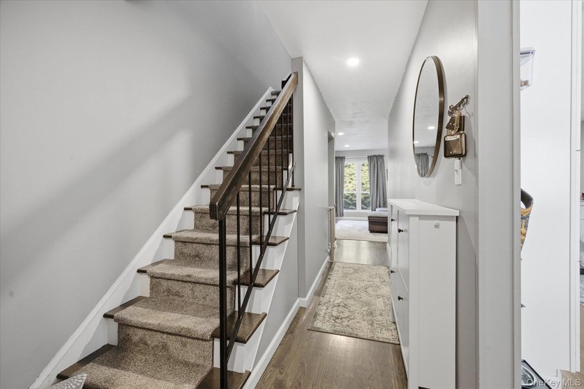 Welcome to the Glen! This two-level townhome boasts 1500+ square - photo 3
