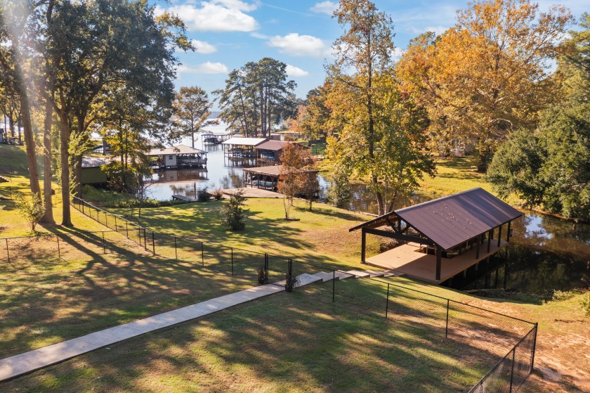 Perfect blend of elevated lake view, privacy &amp; nature SOLD - photo 22