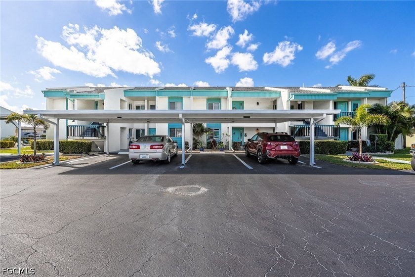 Check out this Gulf Access townhome offering sparkling water - photo 3
