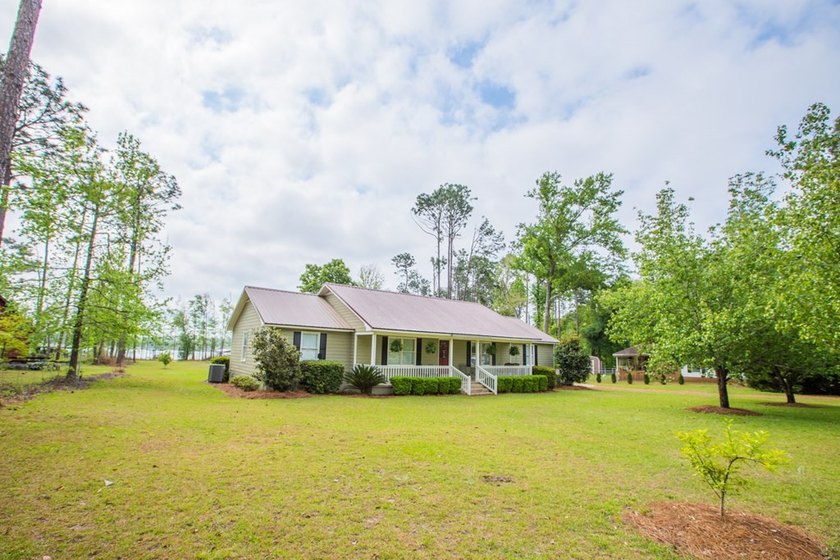This is the custom home you've been looking for at Lake - photo 10