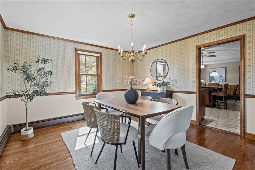 Welcome to a stately home ideally sited in desirable Ferncliffe - photo 10