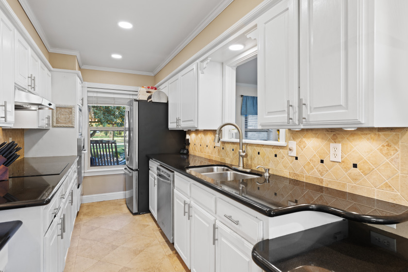 Perfect blend of elevated lake view, privacy &amp; nature SOLD - photo 11