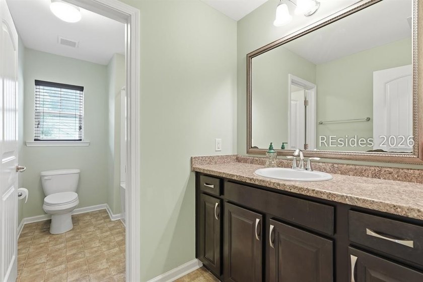 Beautiful 5-bedroom, 3-bath home in the highly sought-after - photo 18