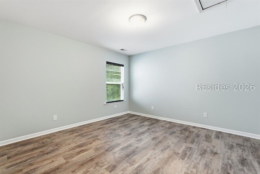 Beautiful 5-bedroom, 3-bath home in the highly sought-after - photo 21