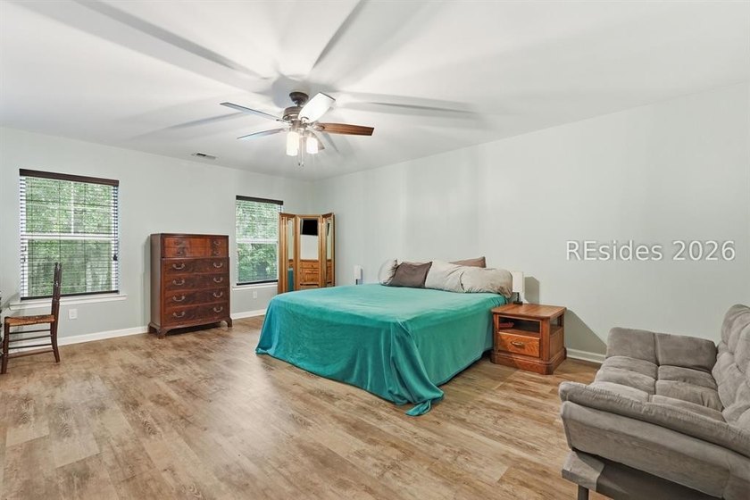 Beautiful 5-bedroom, 3-bath home in the highly sought-after - photo 23