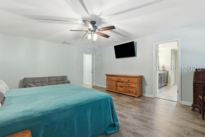 Beautiful 5-bedroom, 3-bath home in the highly sought-after - photo 25