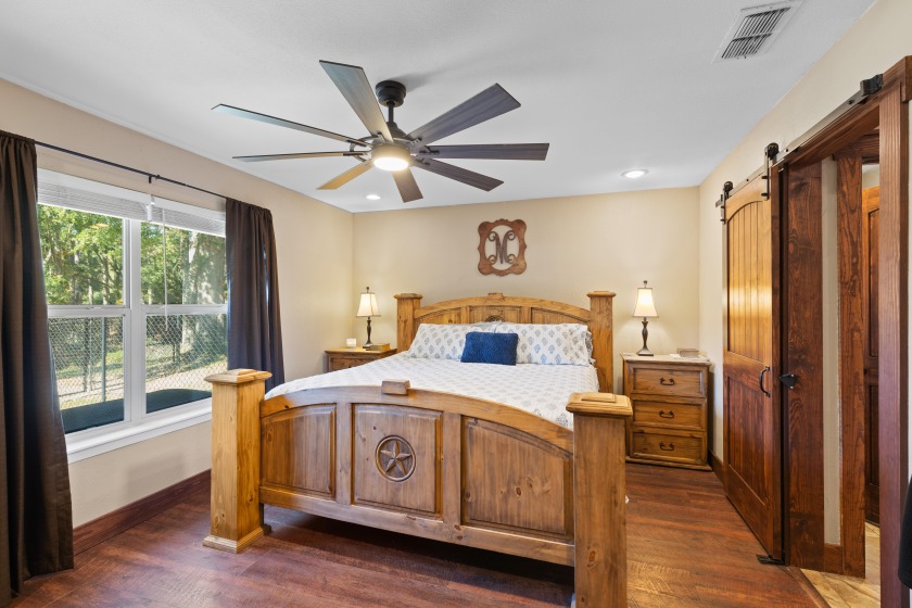 primary suite with lake view - photo 13