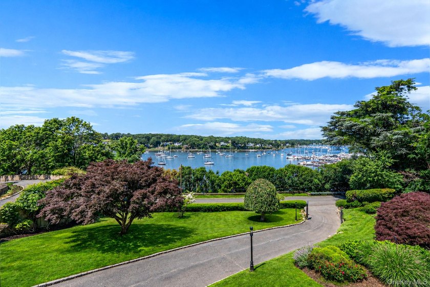 Welcome to 88 E. Shore Road, an extraordinary waterfront - photo 2