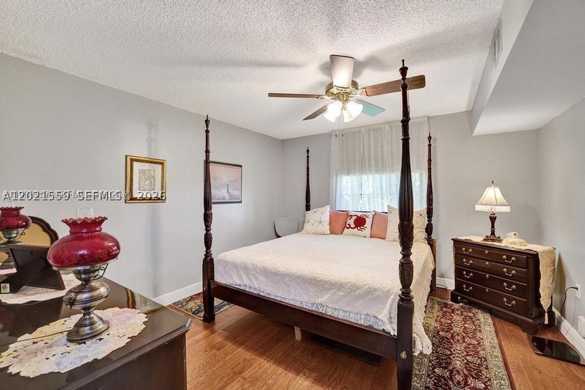 Spacious &amp; rarely available SUPERIOR model in the highly - photo 12