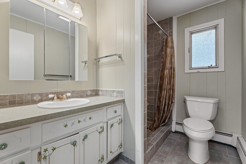 Beautiful home overlooking Lake Geneva and the beach on CCR - photo 14