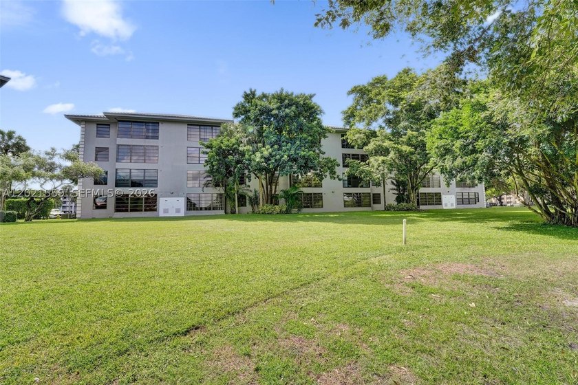 Spacious &amp; rarely available SUPERIOR model in the highly - photo 17