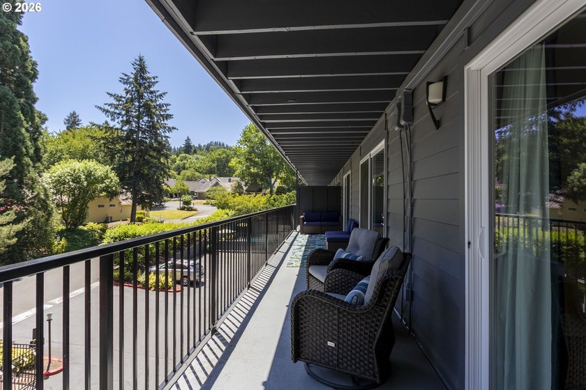 Hard-to-find single-level condo living in one of Lake Oswego's - photo 19