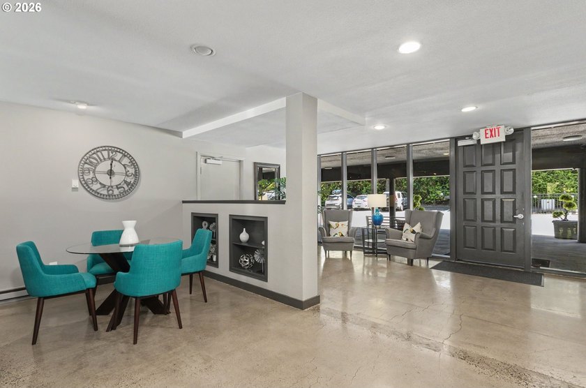 Hard-to-find single-level condo living in one of Lake Oswego's - photo 21