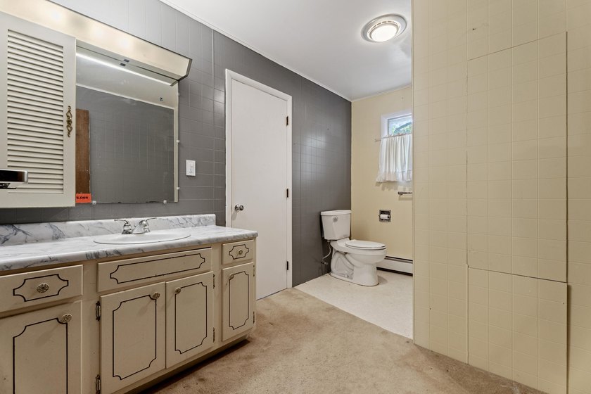 Beautiful home overlooking Lake Geneva and the beach on CCR - photo 23