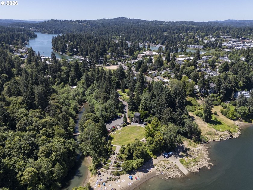 Hard-to-find single-level condo living in one of Lake Oswego's - photo 29