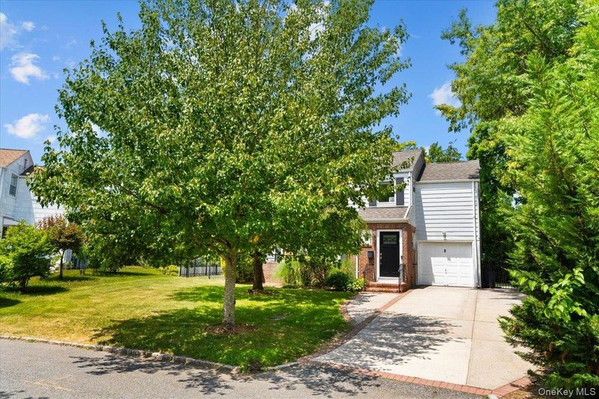 Welcome to one of the largest properties in this prime location - photo 3