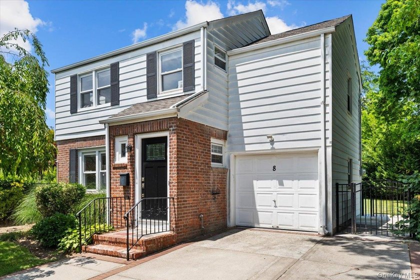 Welcome to one of the largest properties in this prime location - photo 4