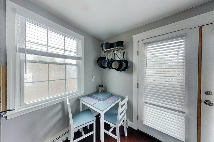 Second-floor 2-bedroom, 1-bath condo located in Newport's - photo 8